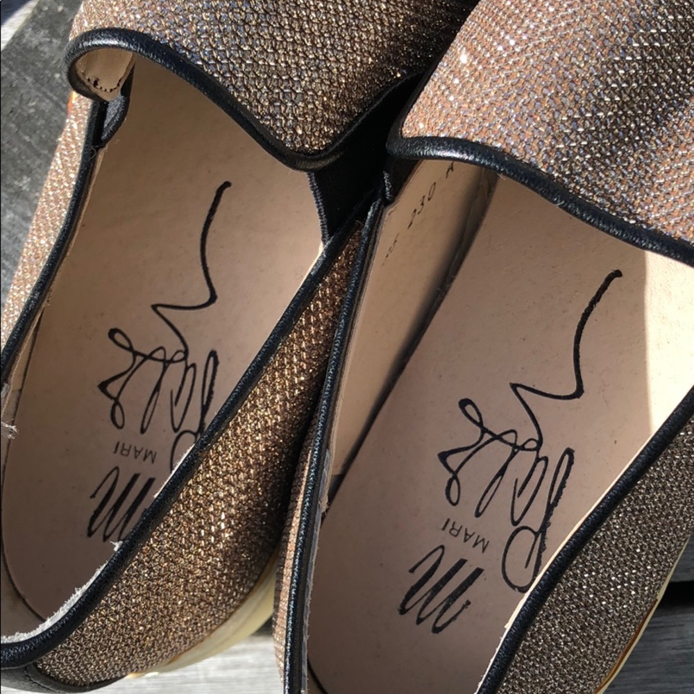 Shoes - Picture 5 of 7